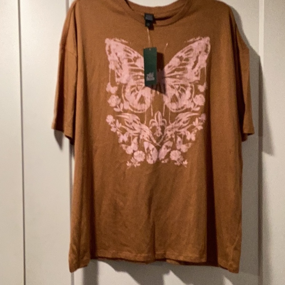 NWT Wild‎ Fable Size M Butterfly Top Brown